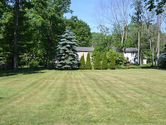 3rd image of 3632 Edgewood Dr