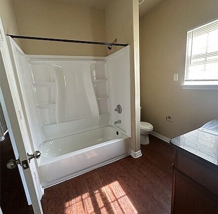 5th image of 701 Frame St