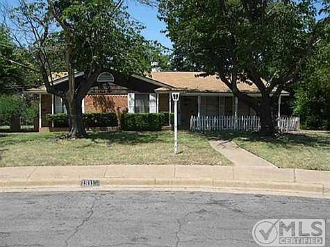 1st image of 1511 Brook Valley Ct