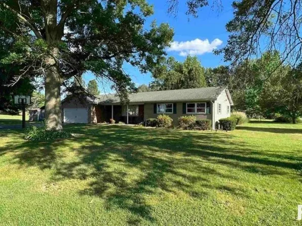 700 Tuthill Ln, Elkville, IL 62932