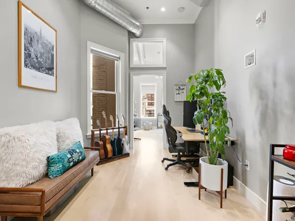 313 Washington Street image 5 of 21