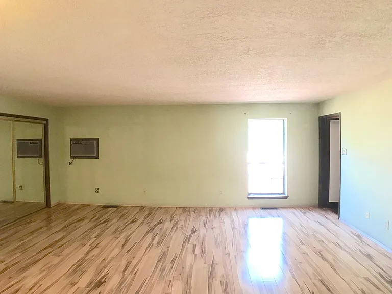 1099 Carmel Rd — Photo 15