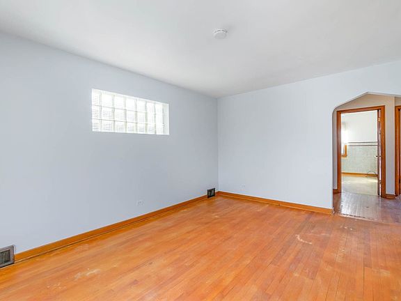 4th image of 14138 S Green Bay Ave