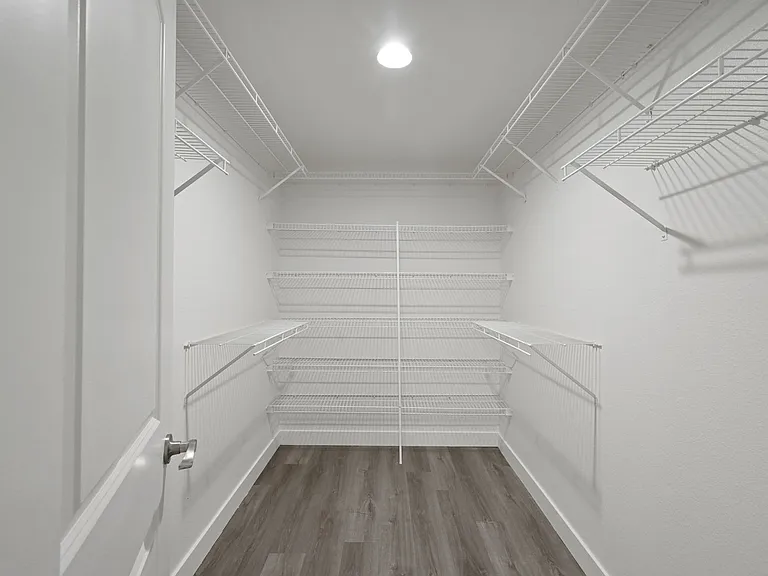 Maple Leaf Residences — Photo 12