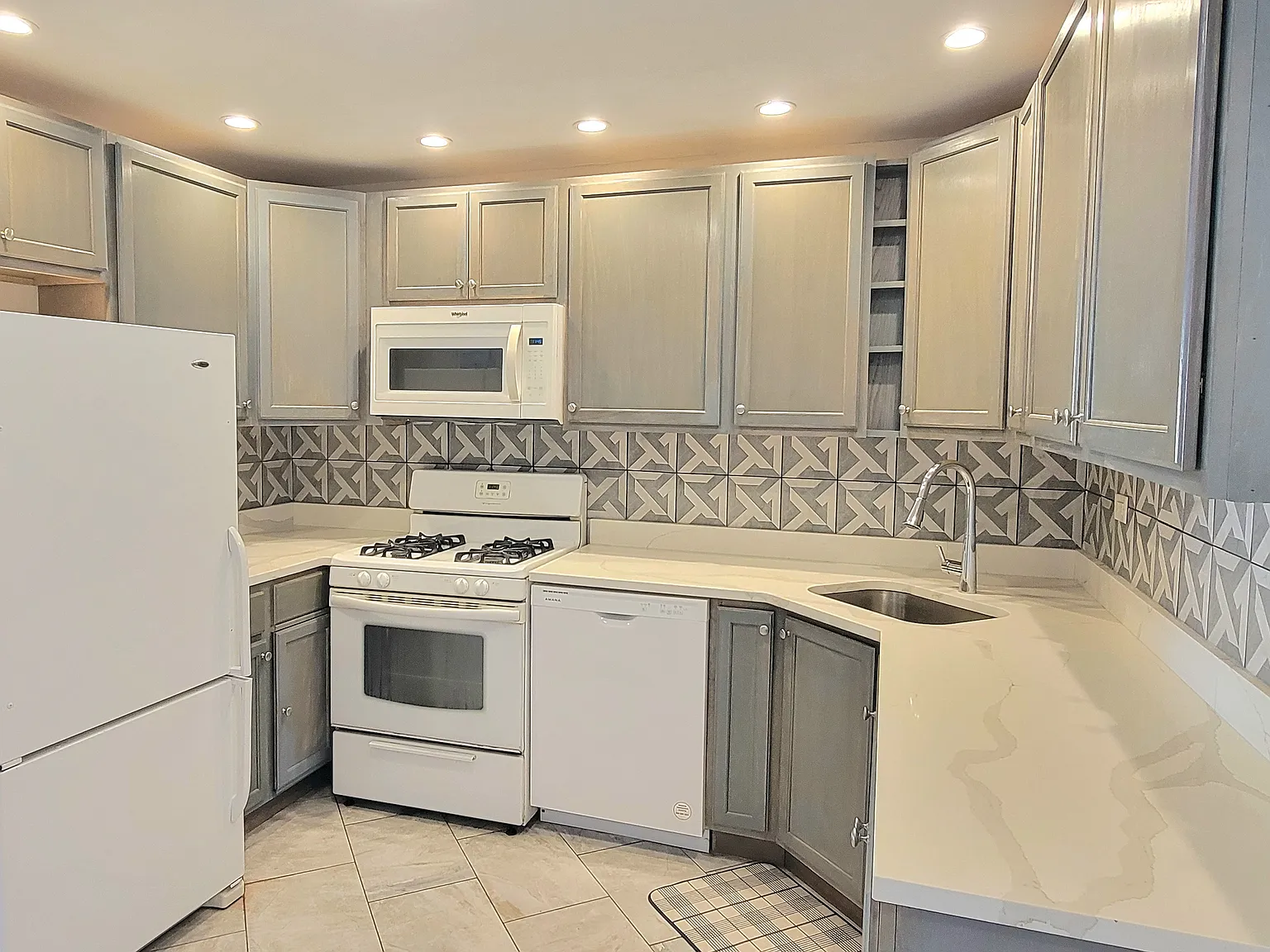 1 bed, $1,400 — Photo 3