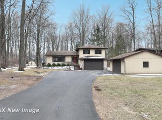 3664 E Jane Dr, Midland, MI 48642