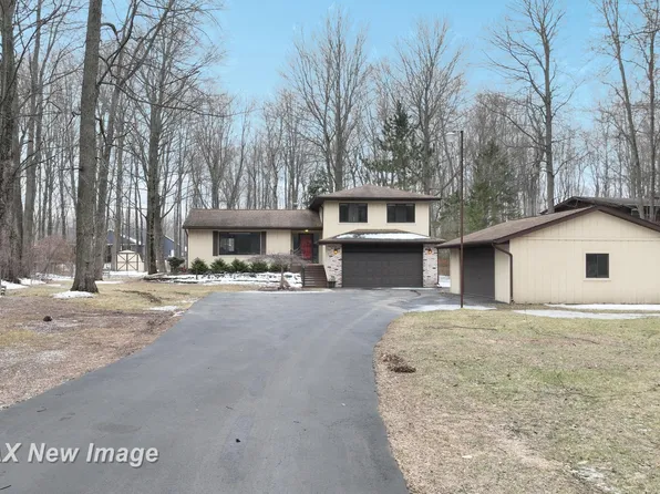 3664 E Jane Dr, Midland, MI 48642