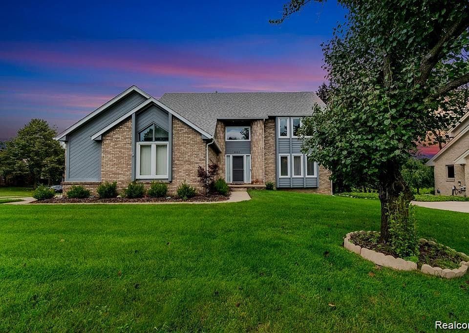 6064 Petros Dr, West Bloomfield, MI 48324 Zillow