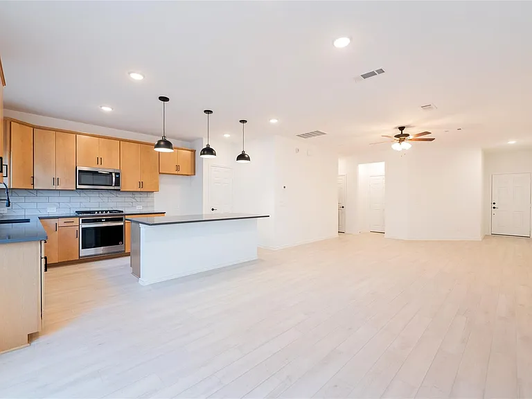 10411 Harmon Smith Dr — Photo 8