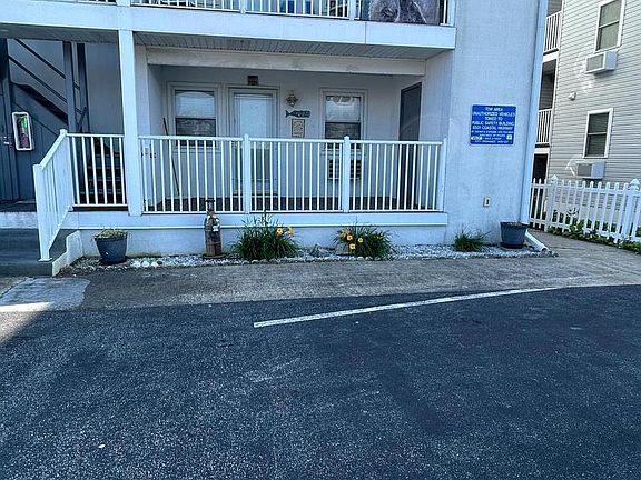 2nd image of 421 Bayshore Dr Unit 102