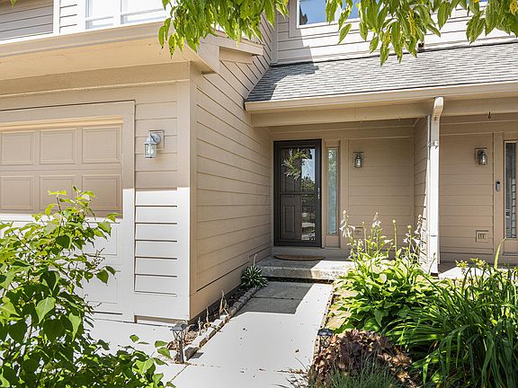 2nd image of 3466 Bent Trail Dr