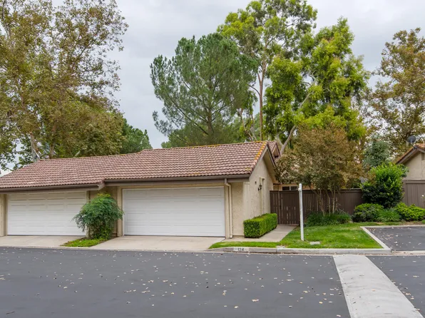 124 N Rosehedge Ln, Oak Park, CA 91377