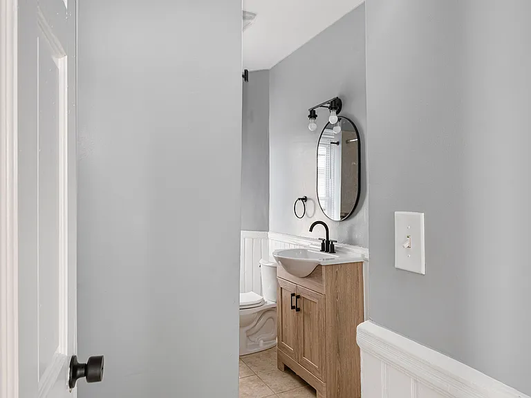 73-75 Robin St #3 — Photo 5