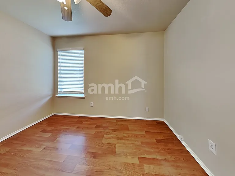 721 Nancy Dr — Photo 17