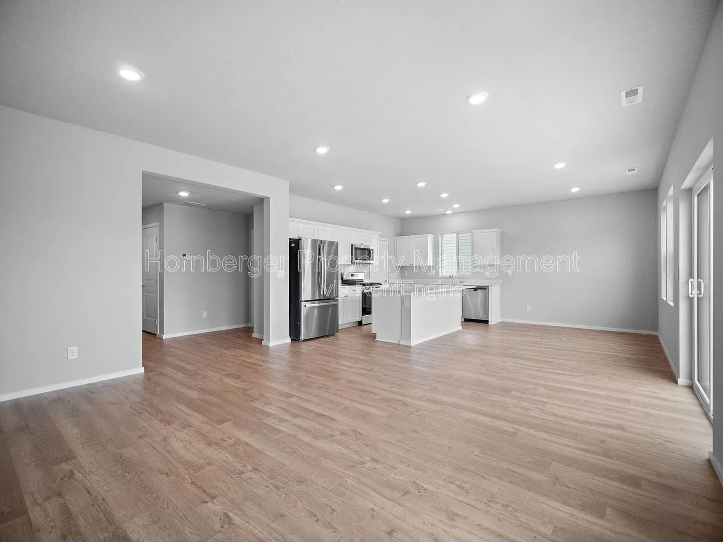 4 bed, 3.0 bath, 2054 sqft, $2,695 — Photo 3