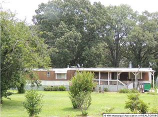 65 Powell Ridge Rd, Byhalia, MS 38611
