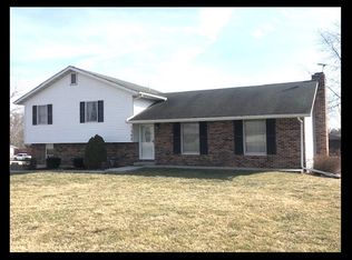 1322 E Briggs Dr, Macon, MO 63552