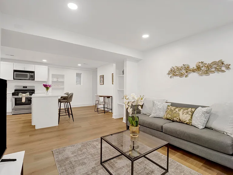 454 W Wrightwood Ave #1C — Photo 5