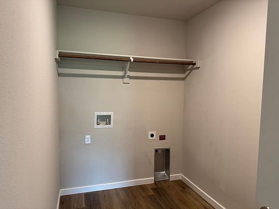 5th image of 2114 E Toledo St