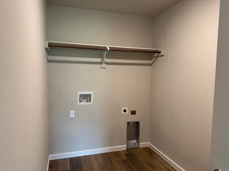 2114 E Toledo St — Photo 5