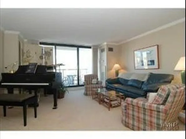 1250 N Dearborn St APT 23A, Chicago, IL 60610