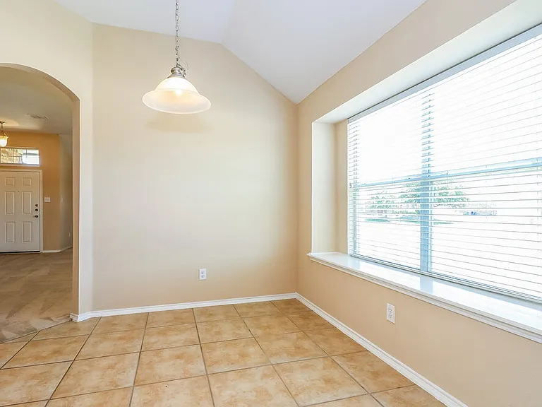 1235 Sweetwater Dr — Photo 5