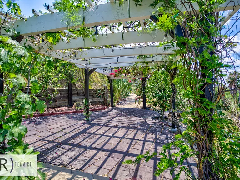 5304 Grassy Trail Dr — Photo 51