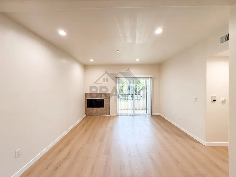 10849 Fruitland Dr — Photo 6