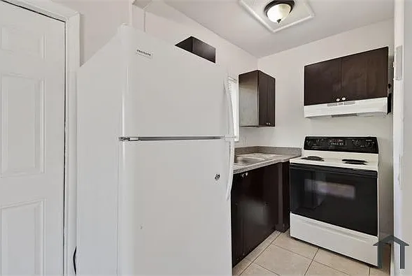 1257 W 35th St — Photo 5