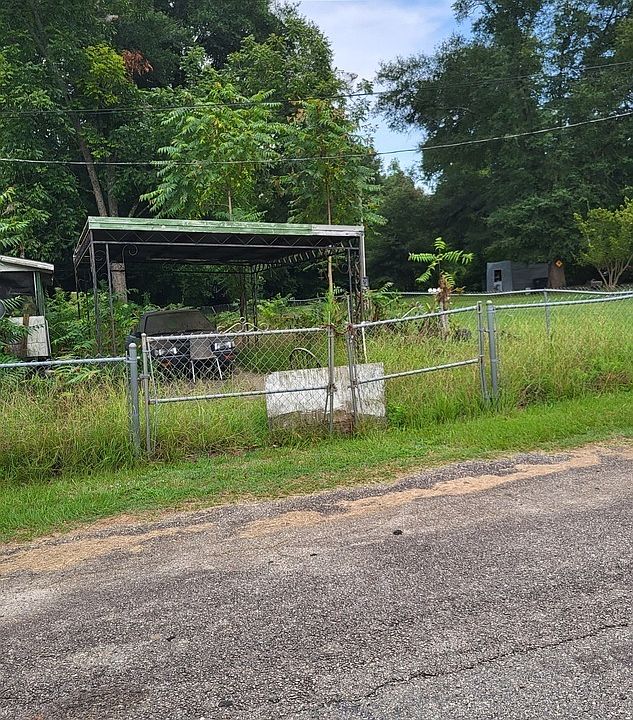 2nd image of 204 Jordan St
