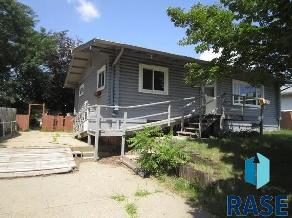 1415 Burleigh St, Yankton, SD 57078
