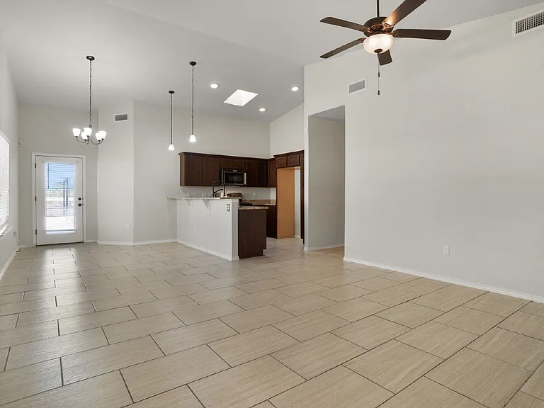 14362 Loma Esmeralda Dr — Photo 3