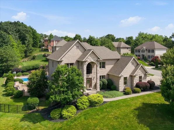 807 Cavan Dr, Cranberry Township, PA 16066