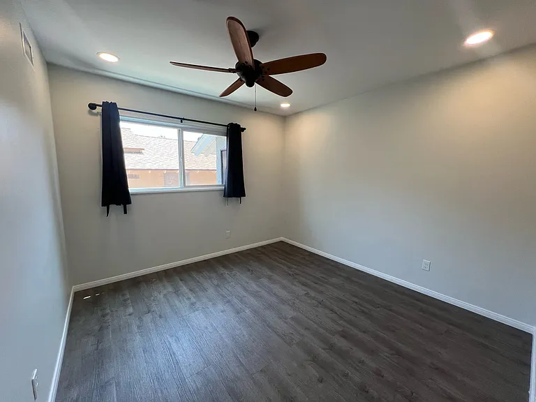1502 Loranne Ave — Photo 14