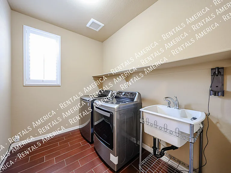 3575 S Jasmine Dr — Photo 8
