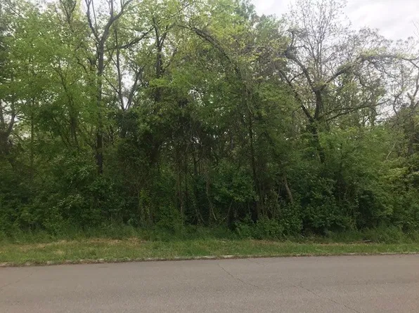 660 Pinewood Cir, Morristown, TN 37814
