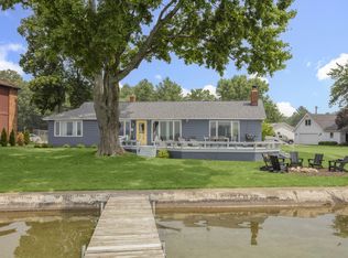 23283 Lakeview Dr, Edwardsburg, MI 49112
