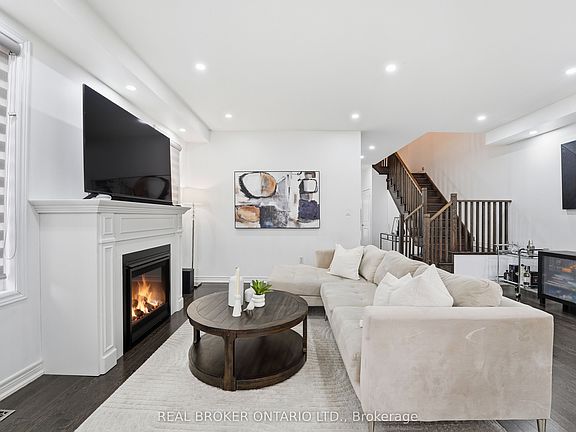 3rd image of 2056 Dale Rd