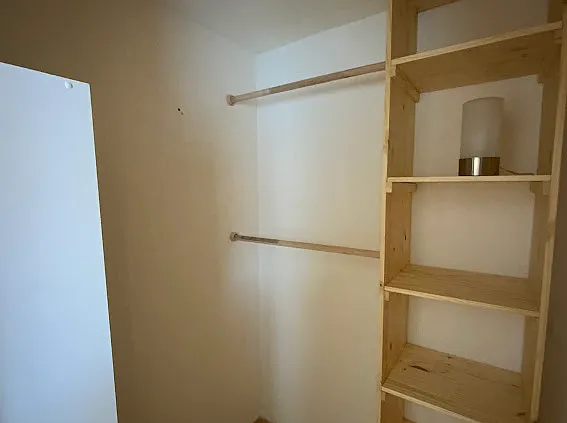 3 bed, 2436 sqft, $2,500 — Photo 3