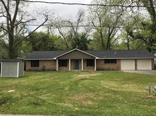 136 Scout Rd, Jones Creek, TX 77541