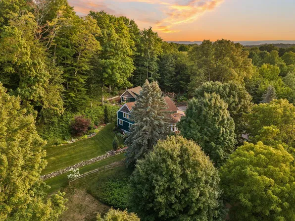 6020 E Hackett Dr, Cedar, MI 49621