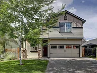 847 Ne Locksley Dr
