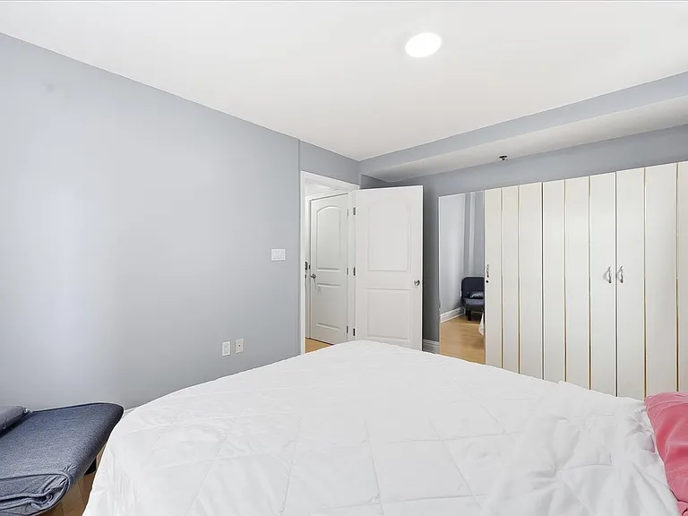 70 S Munn Ave #408 — Photo 6