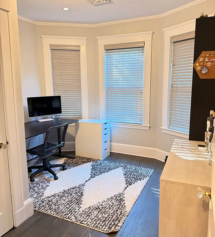 3 bed, 1.0 bath, 1335 sqft, $3,900 — Photo 4