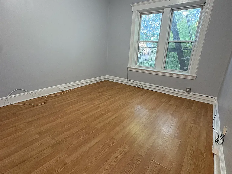 166 8th St #44 — Photo 3