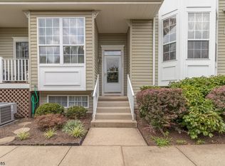 23 Briar Ln, Flemington, NJ 08822