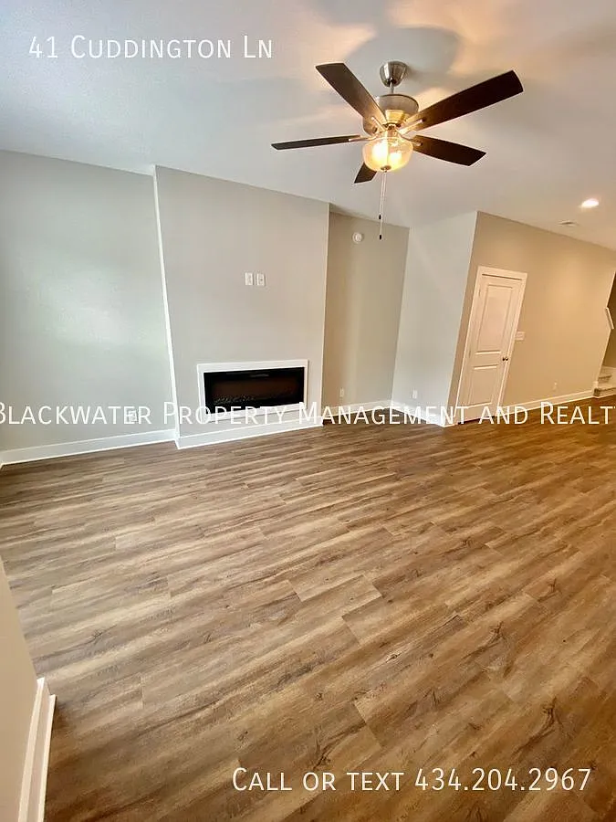 3 Bedroom Townhome in English Commons! Close to LU! — Photo 3