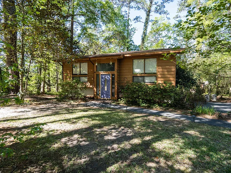 3322 Robinhood Rd — Photo 2