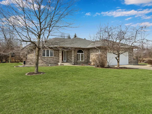 1400 April Ln, Winthrop Harbor, IL 60096