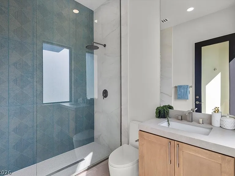 2401 Driftwood Dr — Photo 61